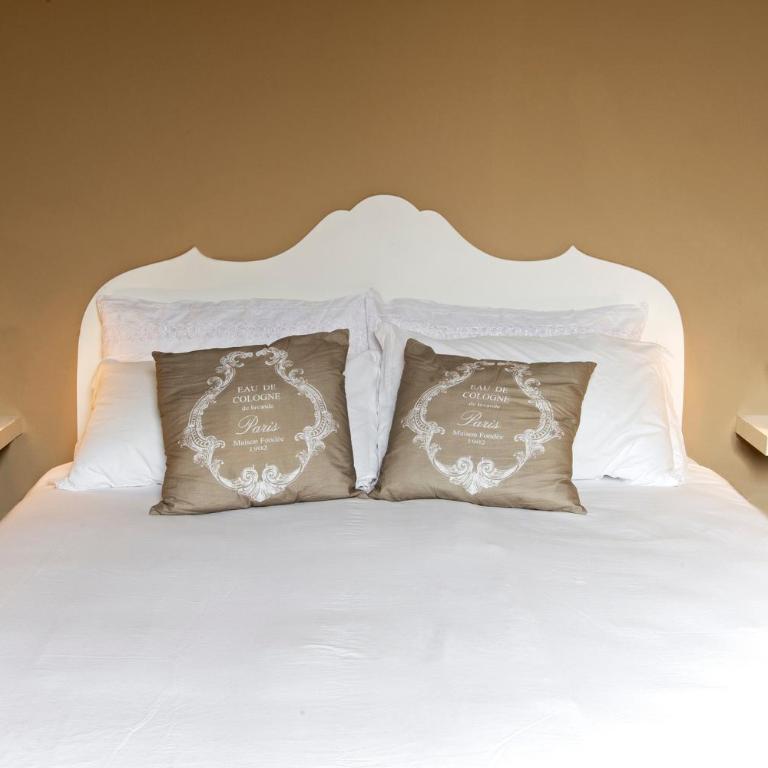 BluLassù City Center Rooms - Double or Twin Room with Private External Bathroom - 11