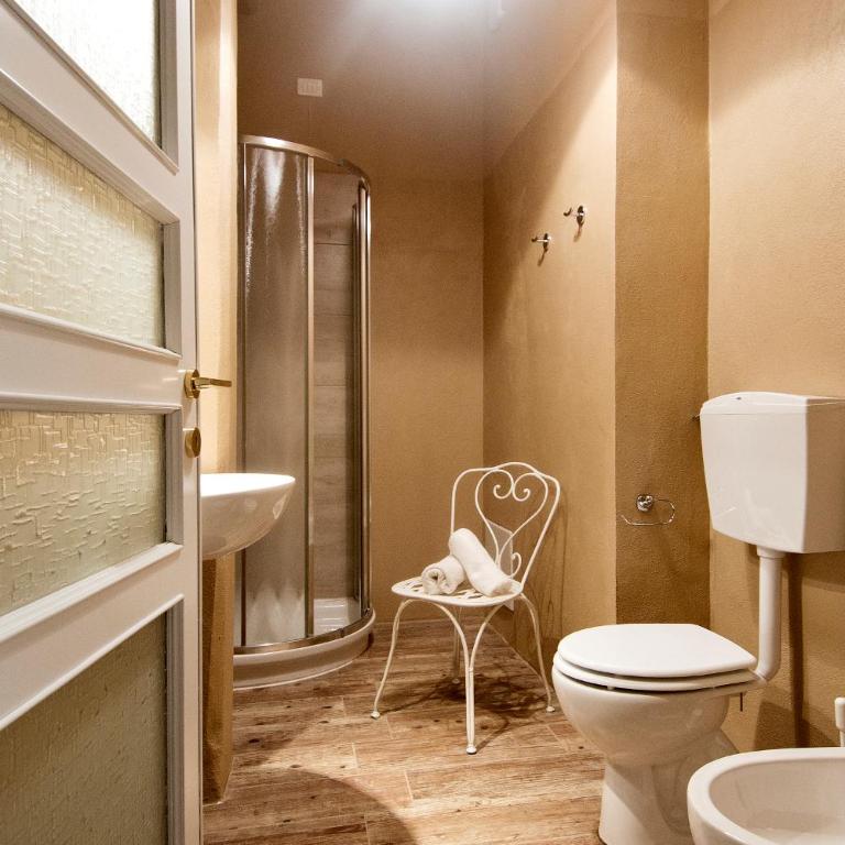 BluLassù City Center Rooms - Deluxe Double or Twin Room - 8