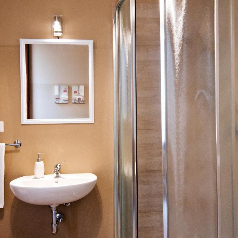BluLassù City Center Rooms - Double or Twin Room with Private External Bathroom - 6