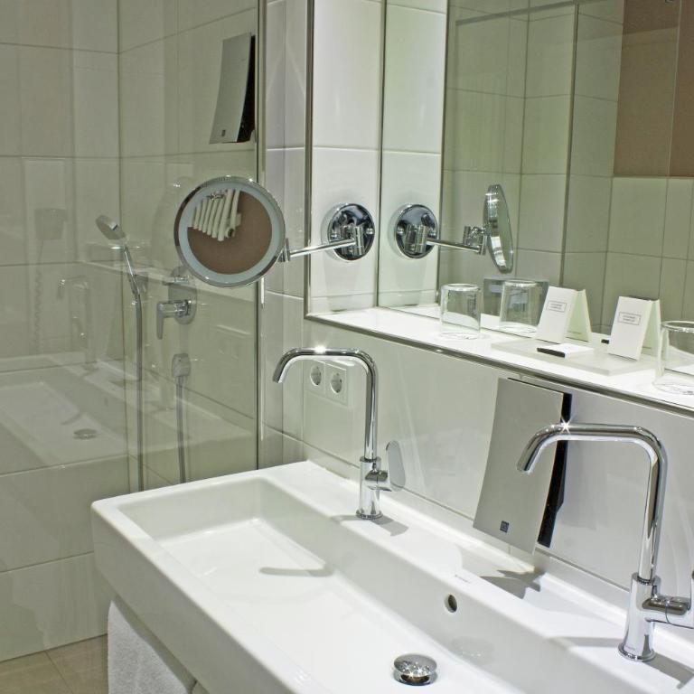 Hotel Bayerischer Hof - Deluxe Doppelzimmer mit Balkon - 5