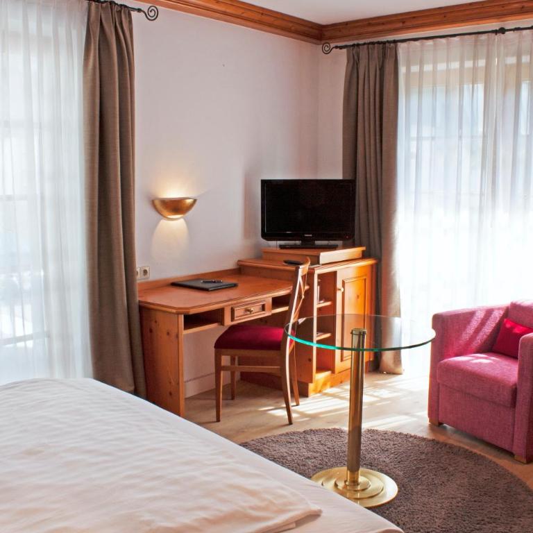 Hotel Bayerischer Hof - Doppelzimmer mit Queensize-Bett - 1,60 m breit (hauptsächlich Nebengebäude) - 11