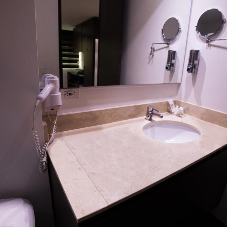 Hotel Golden Palermo - Habitación Familiar - 6