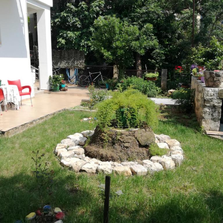 Guest House Vila Bak - Deluks Apartman sa 2 Spavaće Sobe - Prizemlje - 3