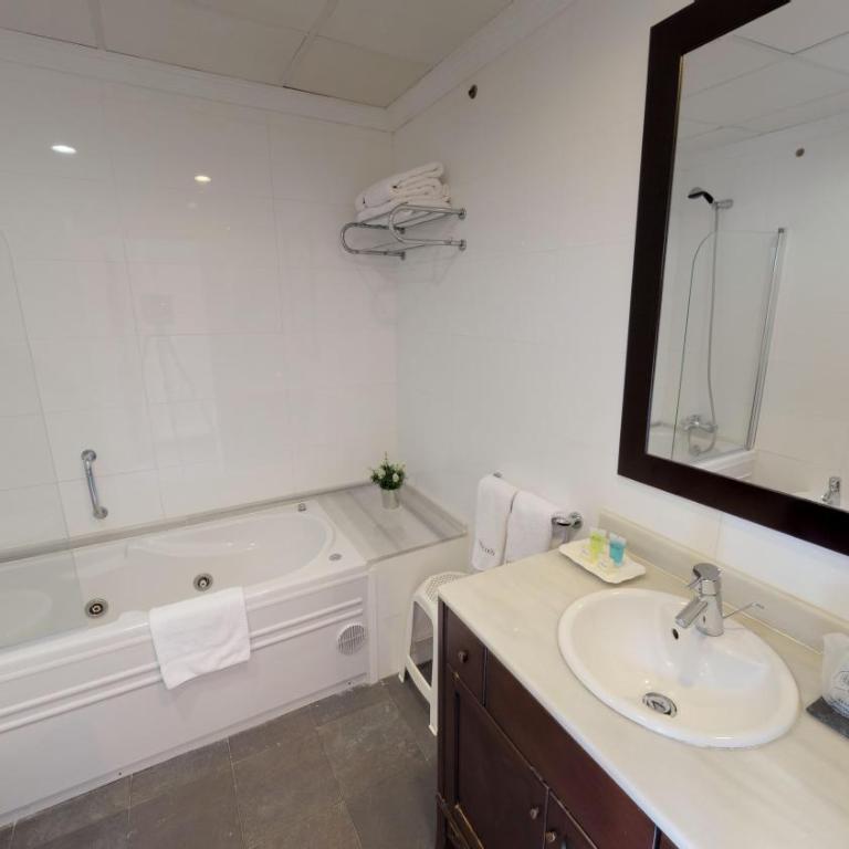 Hotel Boutique MR Palau Verd - Adults Only - Habitación Doble - 1 o 2 camas - 8