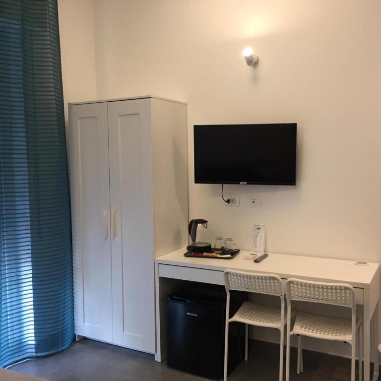 LA FINESTRA SUL PORTO - Deluxe Double Room with Balcony and Sea View - 7