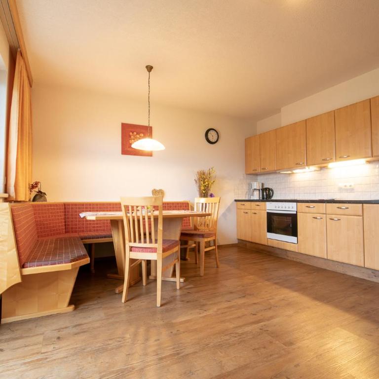 Landhaus Sonnblick - Apartment mit 2 Schlafzimmern und Terrasse - 3