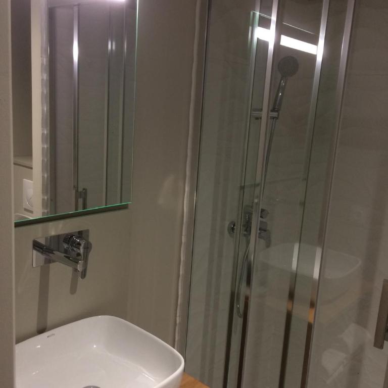 Hôtel Azur - Chambre Familiale (2 Adultes et 2 Enfants) - 2