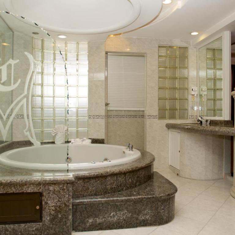 Hotel Cuba - Suite con bañera de hidromasaje - 3