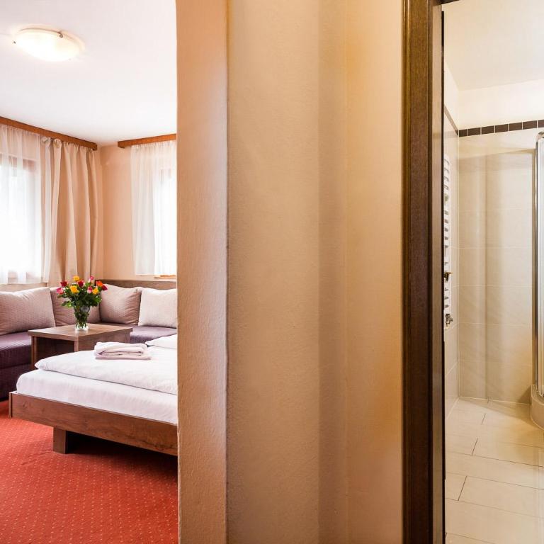 Hotel Post Fusch - Standard Dreibettzimmer mit Balkon - 6
