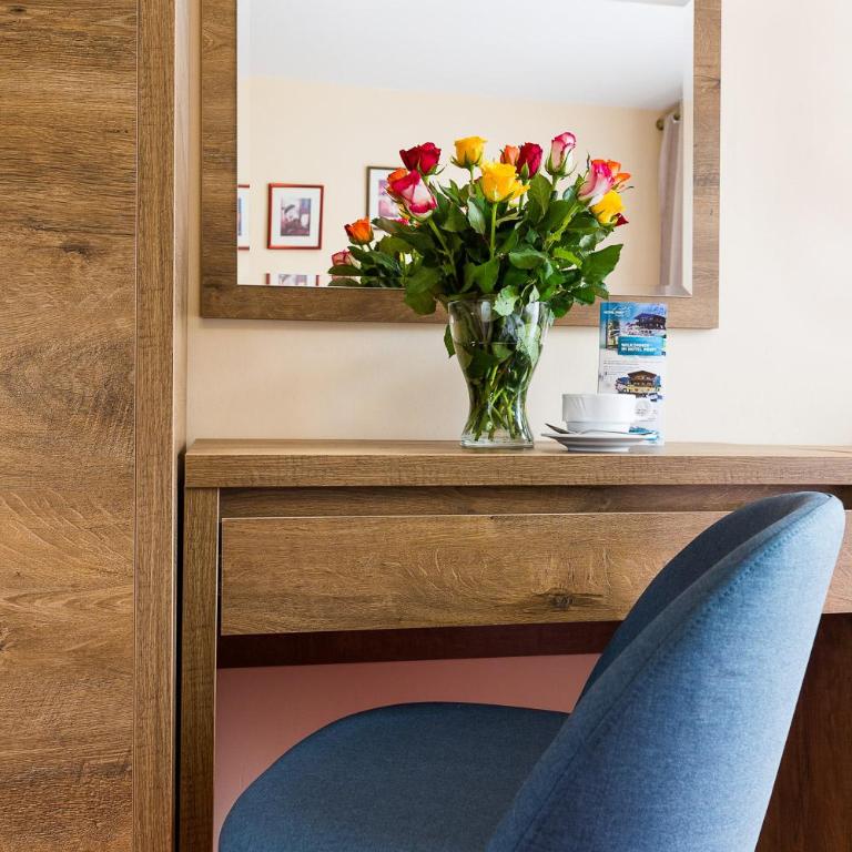Hotel Post Fusch - Standard Doppelzimmer mit Balkon - 3