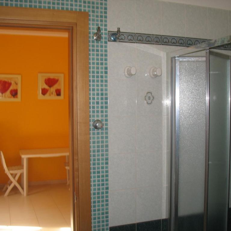 "Casa di Angelica" - un'oasi di pace a 300m dal mare - Camera Matrimoniale Superior - 9