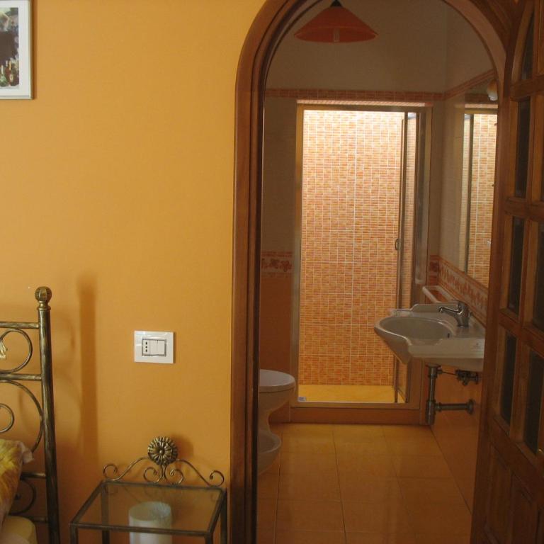 "Casa di Angelica" - un'oasi di pace a 300m dal mare - Camera Matrimoniale Deluxe - 9