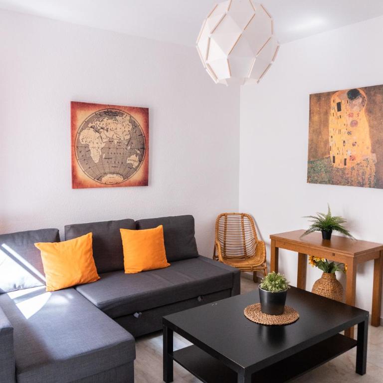 Muy Céntrico Apto. En típico Patio Sevillano - One-Bedroom Apartment - 6
