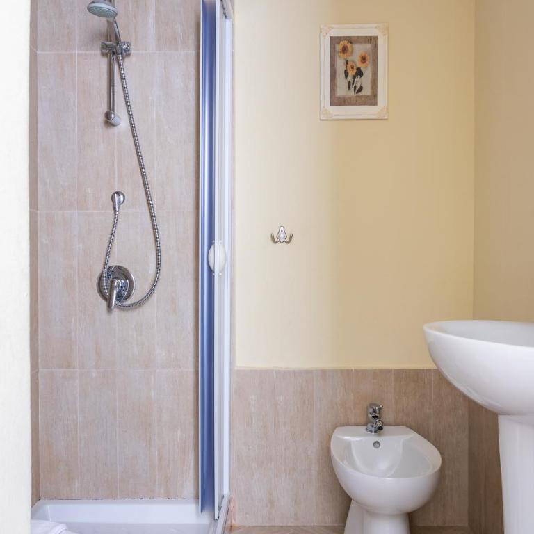 B&B Villamarì - Camera Matrimoniale con Bagno Privato - 17