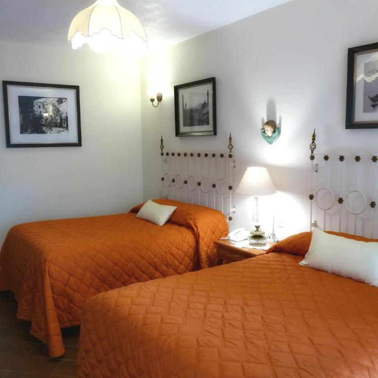 El Meson de los Poetas - Double Room with Two Double Beds - 18