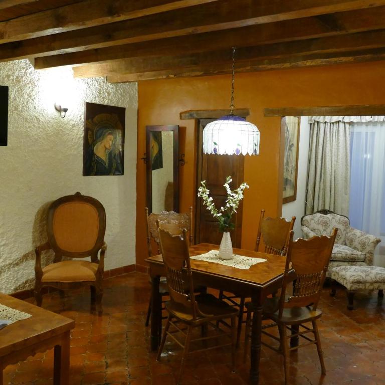 El Meson de los Poetas - Two-Bedroom Suite - 5