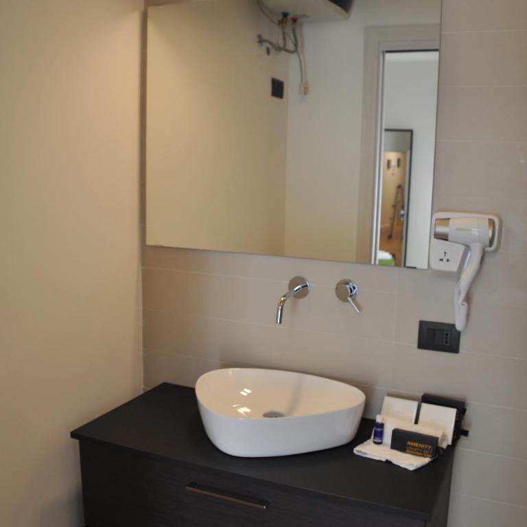 EVA LUXURY ROOMS CAGLIARI - Camera Quadrupla Deluxe - 8