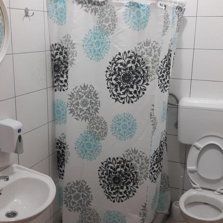 Hostel Hercegovina - Basic Triple Room with Shared Bathroom - 2