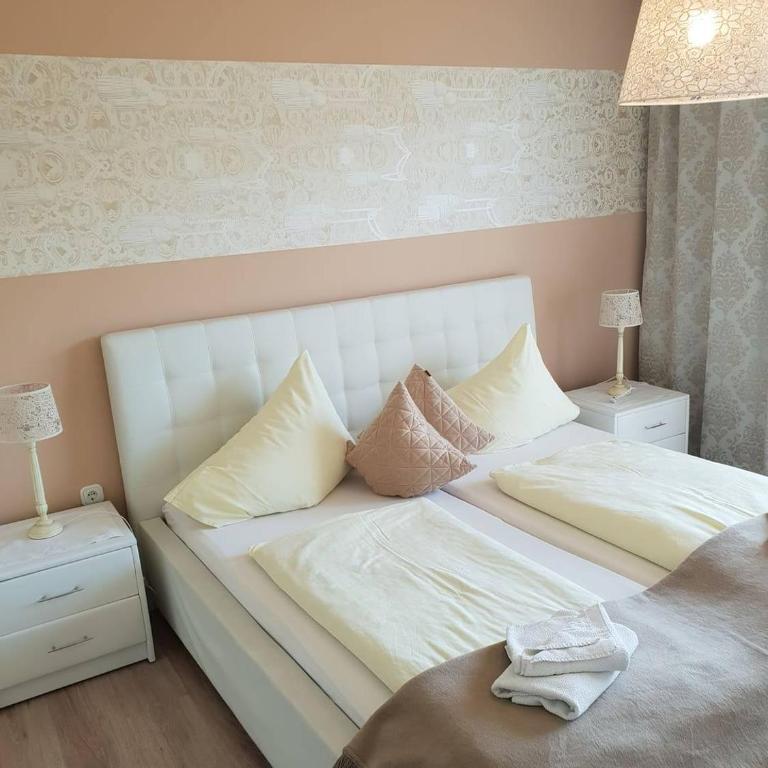 Pension Krakolinig - Doppelzimmer mit Balkon und Seeblick - 4