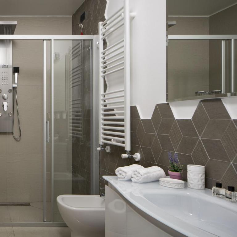 Luxury Rooms Suites - Junior Suite Deluxe - 2