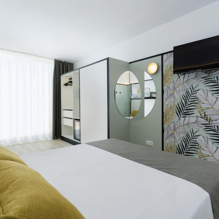 Medplaya Hotel Calypso - Habitación Familiar con terraza (2 adultos + 2 niños) - 2