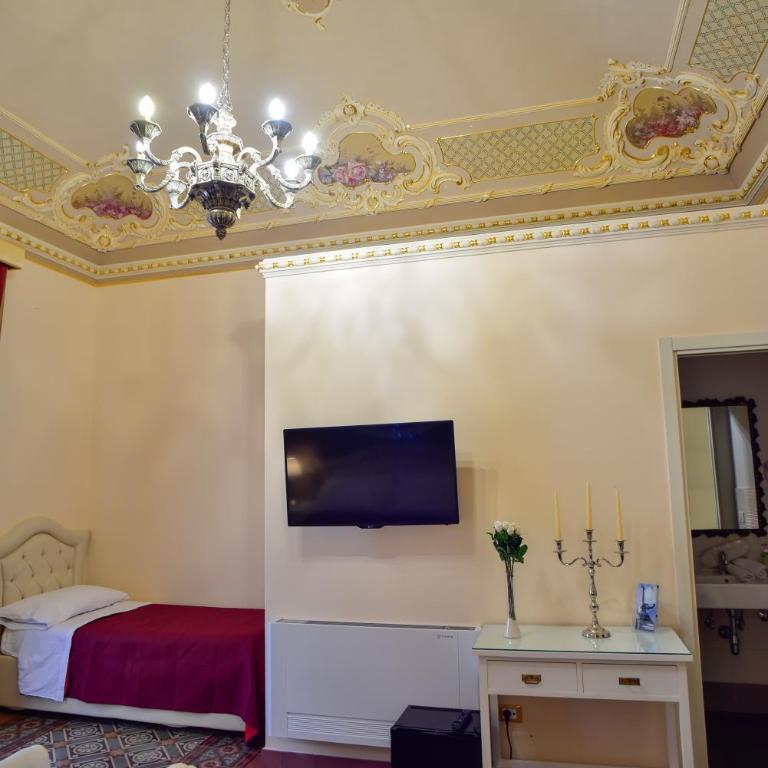 Palazzo degli Affreschi - Luxury Quadruple Room - 9