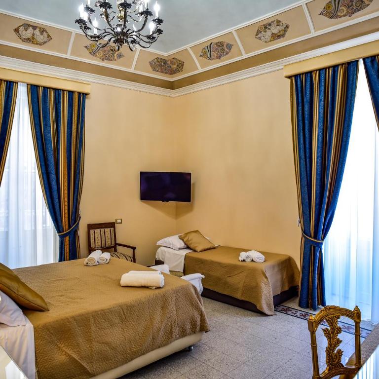 Palazzo degli Affreschi - Deluxe Triple Room - 10