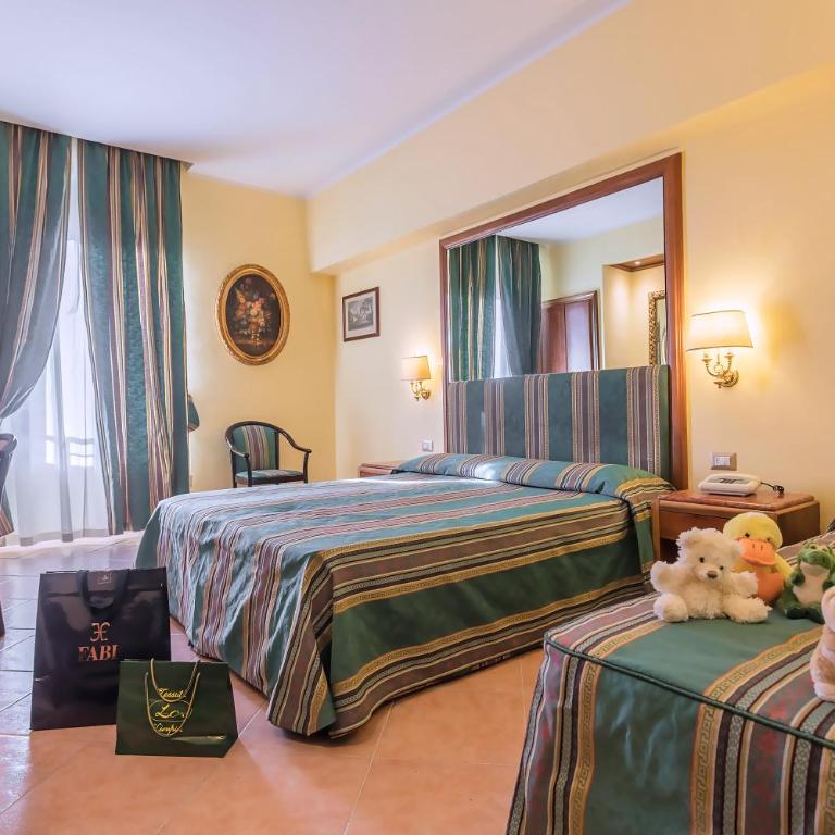 Raeli Hotel Lux - Camera Tripla - 2