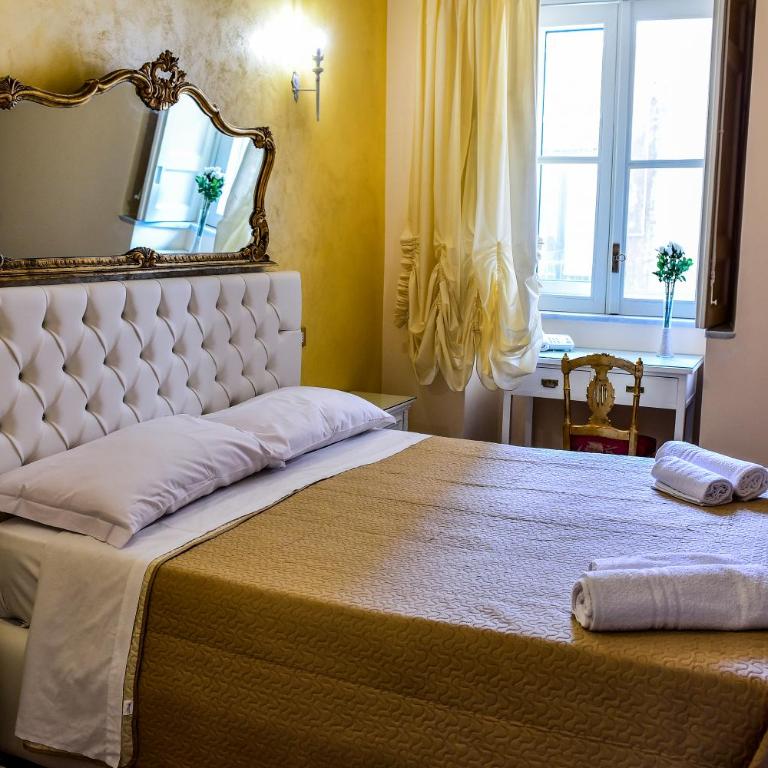 Palazzo degli Affreschi - Standard Double Room - 9