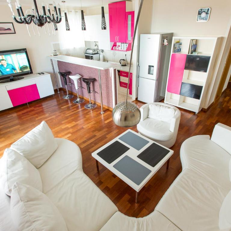 Apartment Green House - Three-Bedroom Apartment - 3