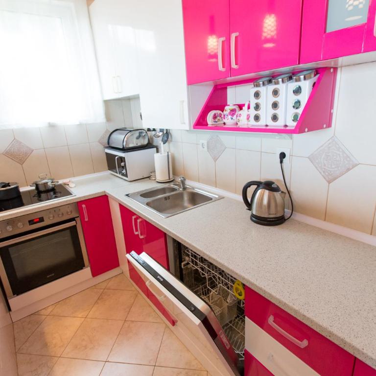 Apartment Green House - Three-Bedroom Apartment - 18