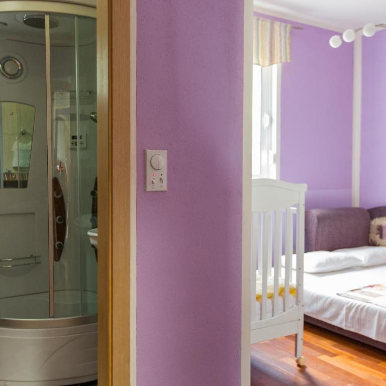 Apartment Green House - Three-Bedroom Apartment - 16