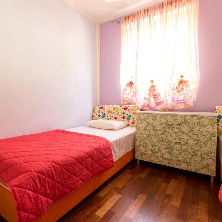 Apartment Green House - Three-Bedroom Apartment - 12