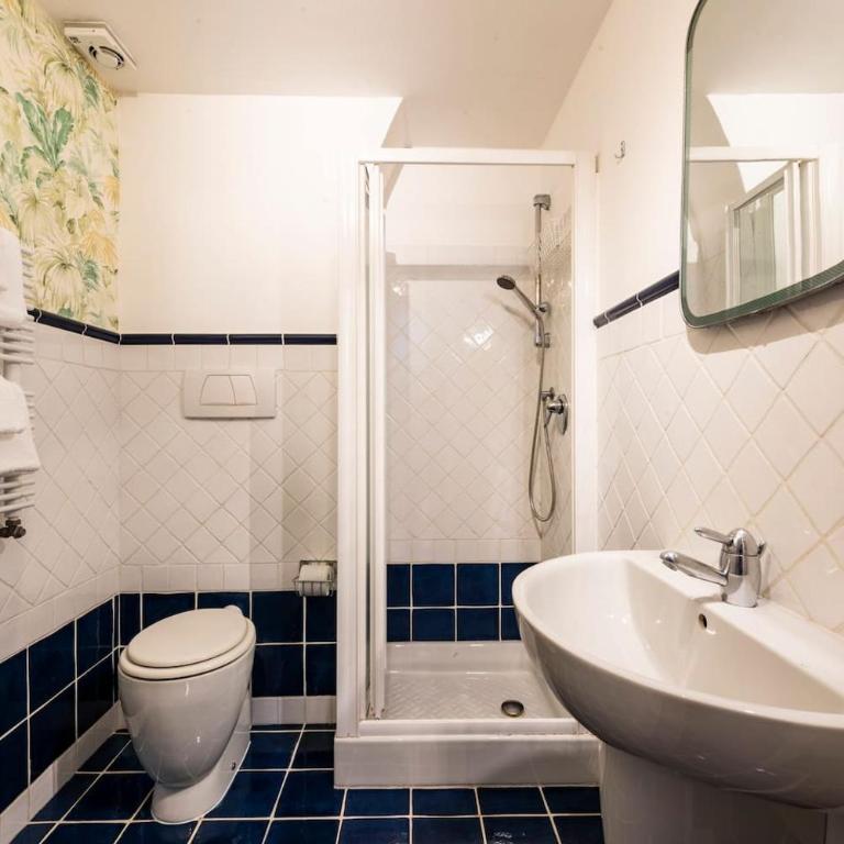 Chic Mamma Deluxe Loft Suite - One-Bedroom Apartment - 8