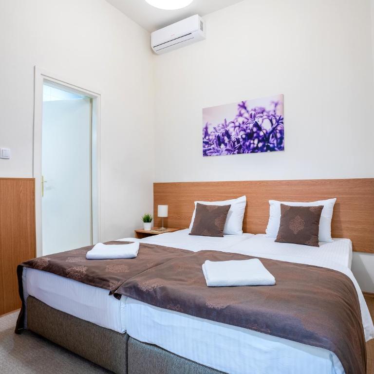 Booking En Suite - Dvokrevetna Soba sa Bračnim Krevetom/Zasebnim Krevetima - 3
