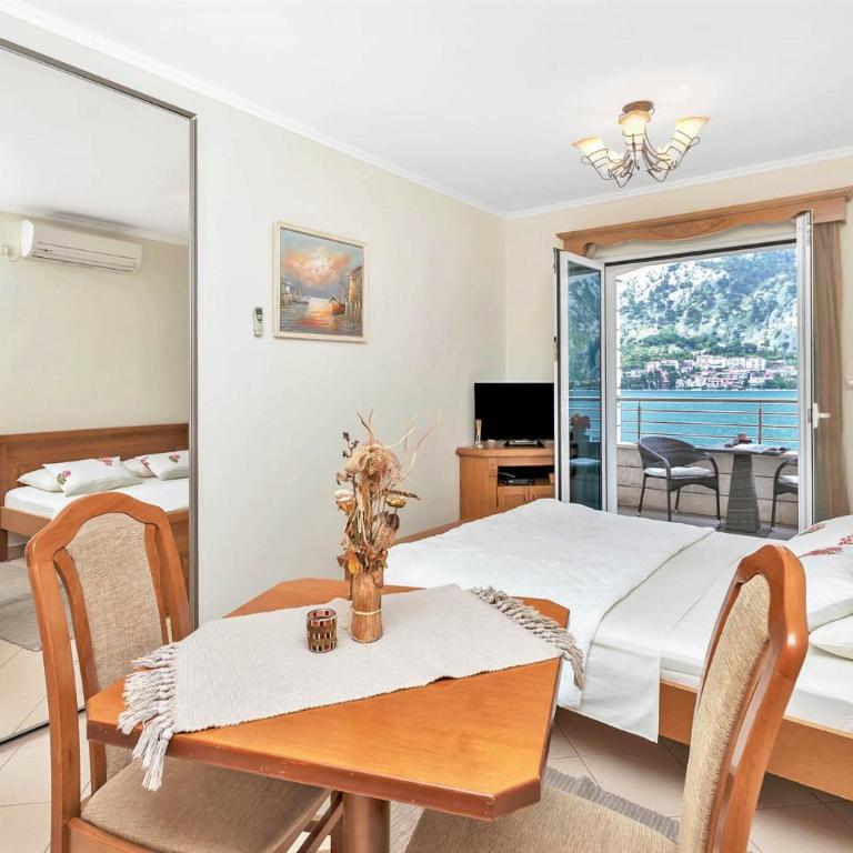 Apartments Jovanovic - Studio Apartment with Sea View - 3