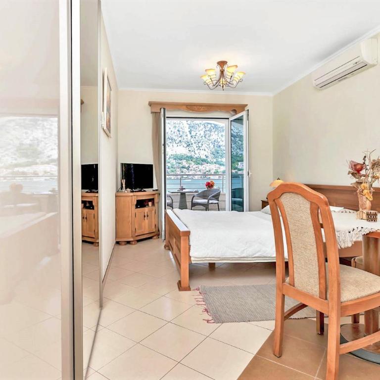 Apartments Jovanovic - Studio Apartment with Sea View - 11