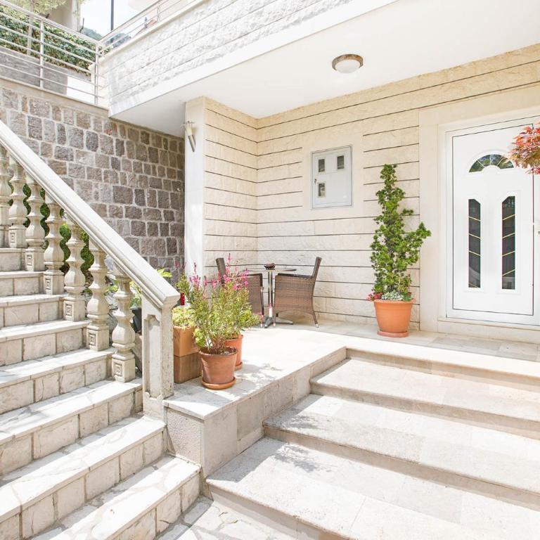 Apartments Jovanovic - Studio Apartment with Sea View - 5