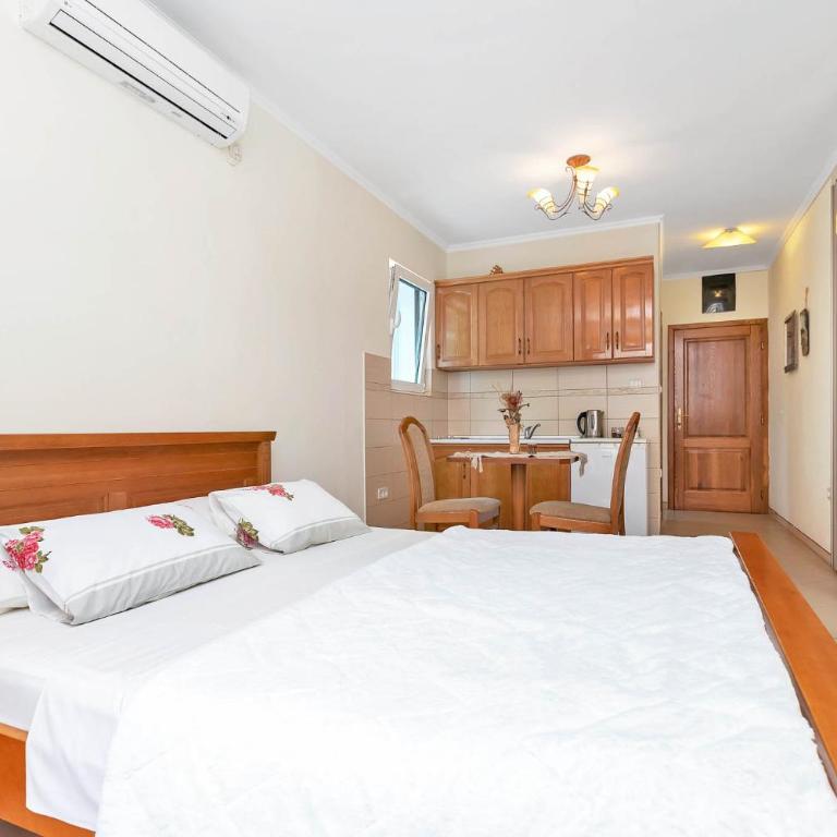 Apartments Jovanovic - Studio Apartment with Sea View - 14