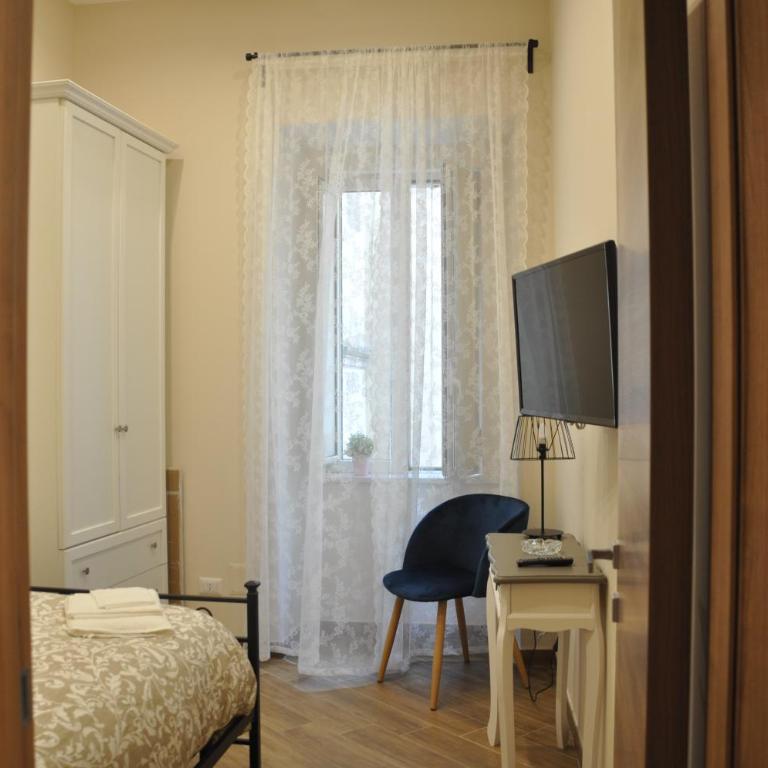 Alexis Home - Two-Bedroom Apartment - 26