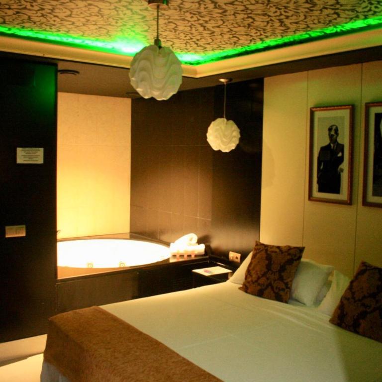Hotel Años 50 - Habitación Deluxe con bañera de hidromasaje - 1