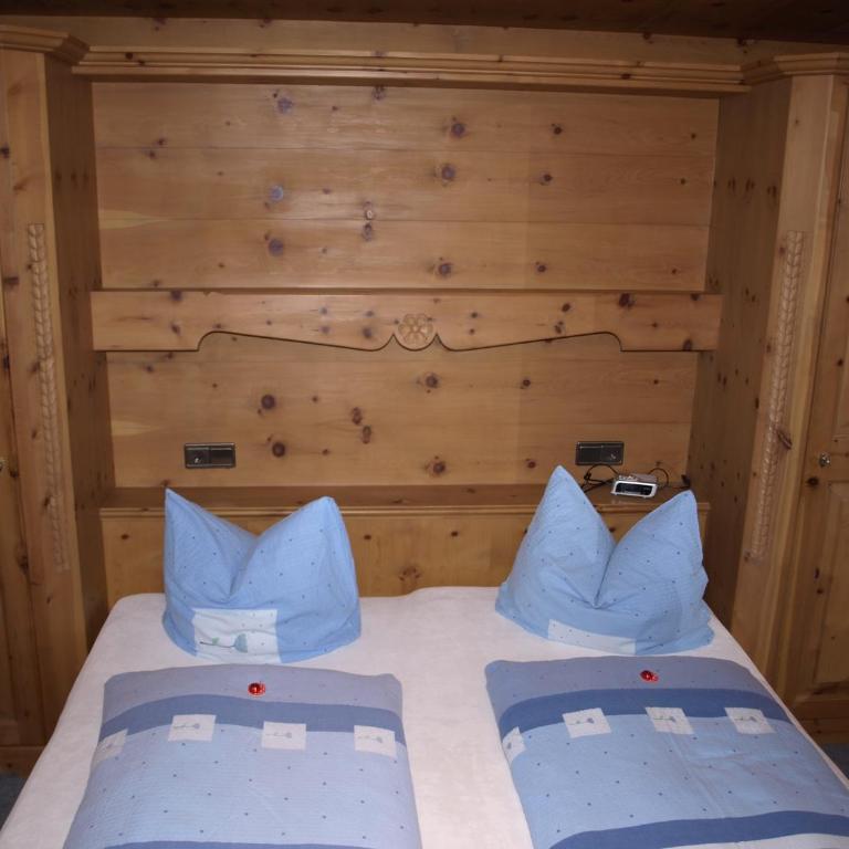 Gästehaus Christoph - Doppelzimmer mit Balkon - 8