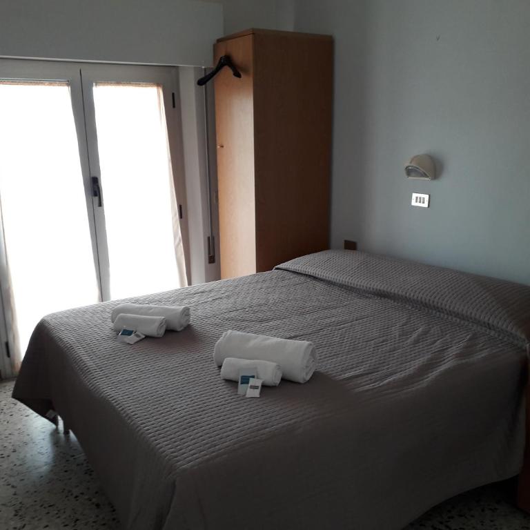 Hotel Sirena - Camera Matrimoniale/Doppia con Letti Singoli - 4