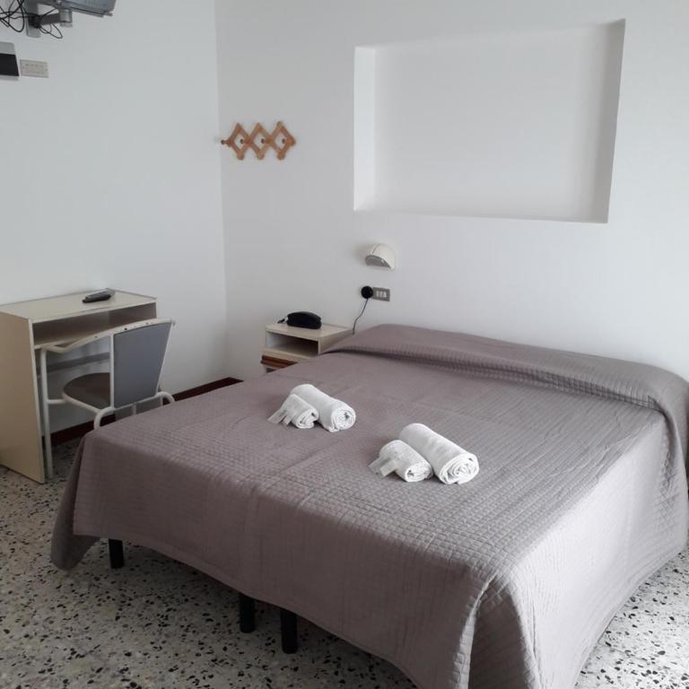 Hotel Sirena - Camera Matrimoniale/Doppia con Letti Singoli - 11