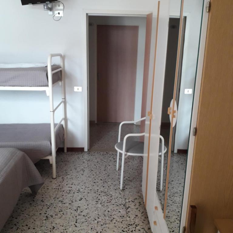 Hotel Sirena - Camera Quadrupla - 13