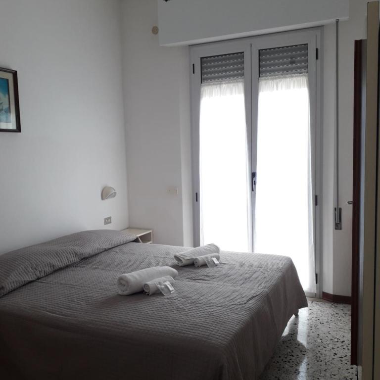 Hotel Sirena - Camera Matrimoniale/Doppia con Letti Singoli - 3