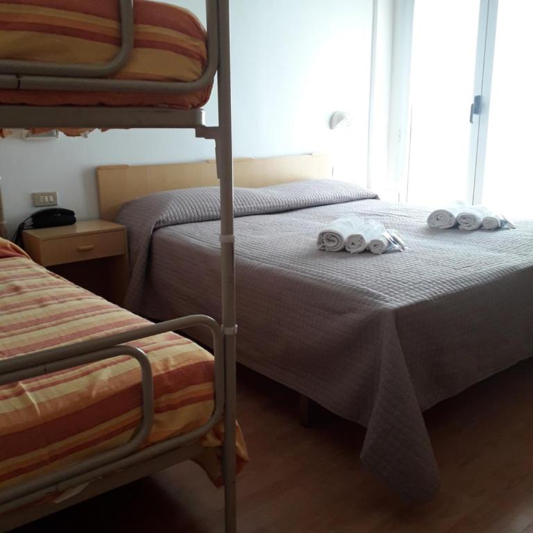 Hotel Sirena - Camera Quadrupla - 11