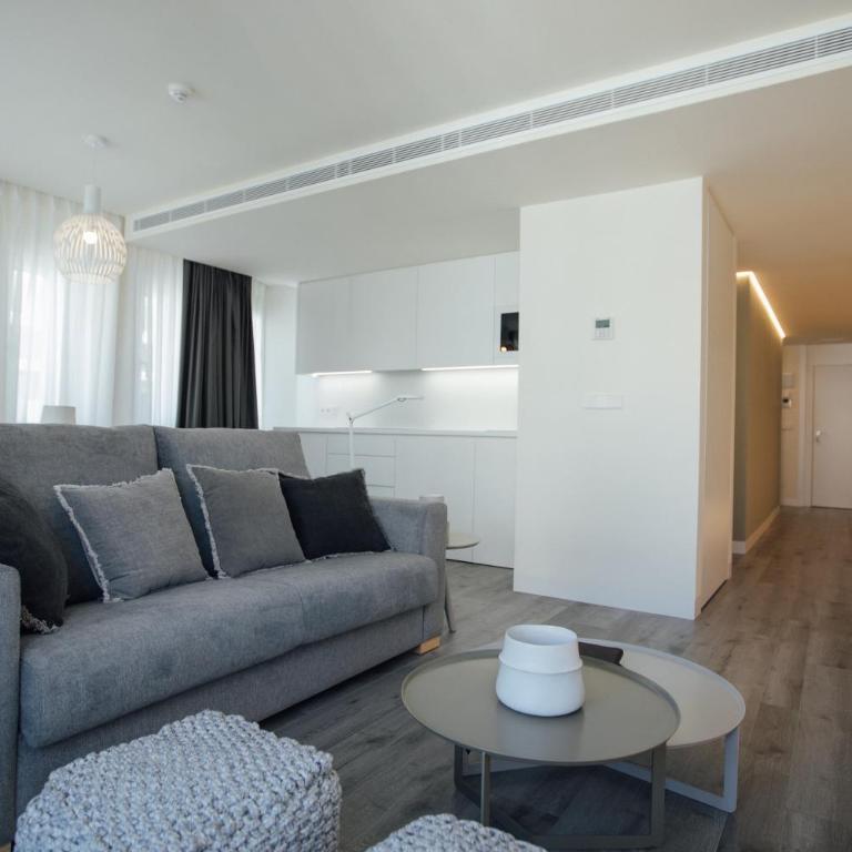 BN SUITES Rambla - Two-Bedroom Apartment - 9