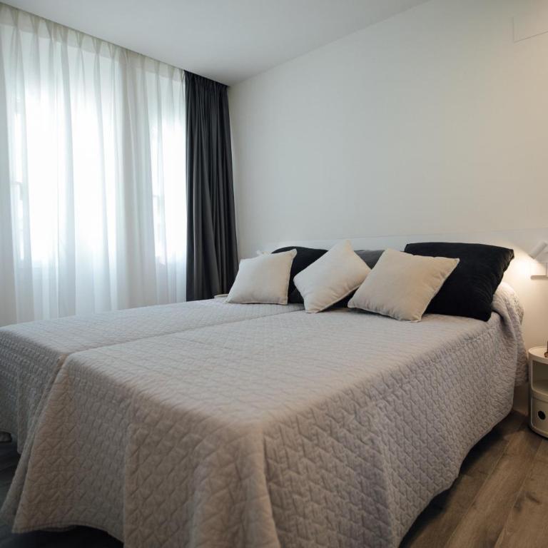 BN SUITES Rambla - Two-Bedroom Apartment - 11