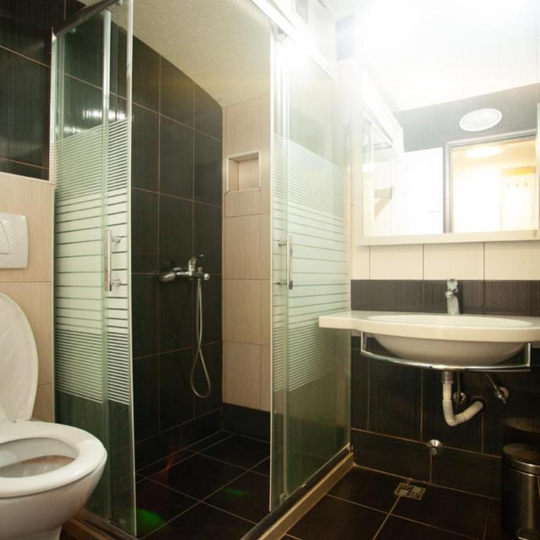 Hotel Savojo - Double Room with Balcony and Sea View - 5